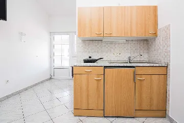 Quiet 1-Bedroom Apartment in Vir, 250 m to Beach