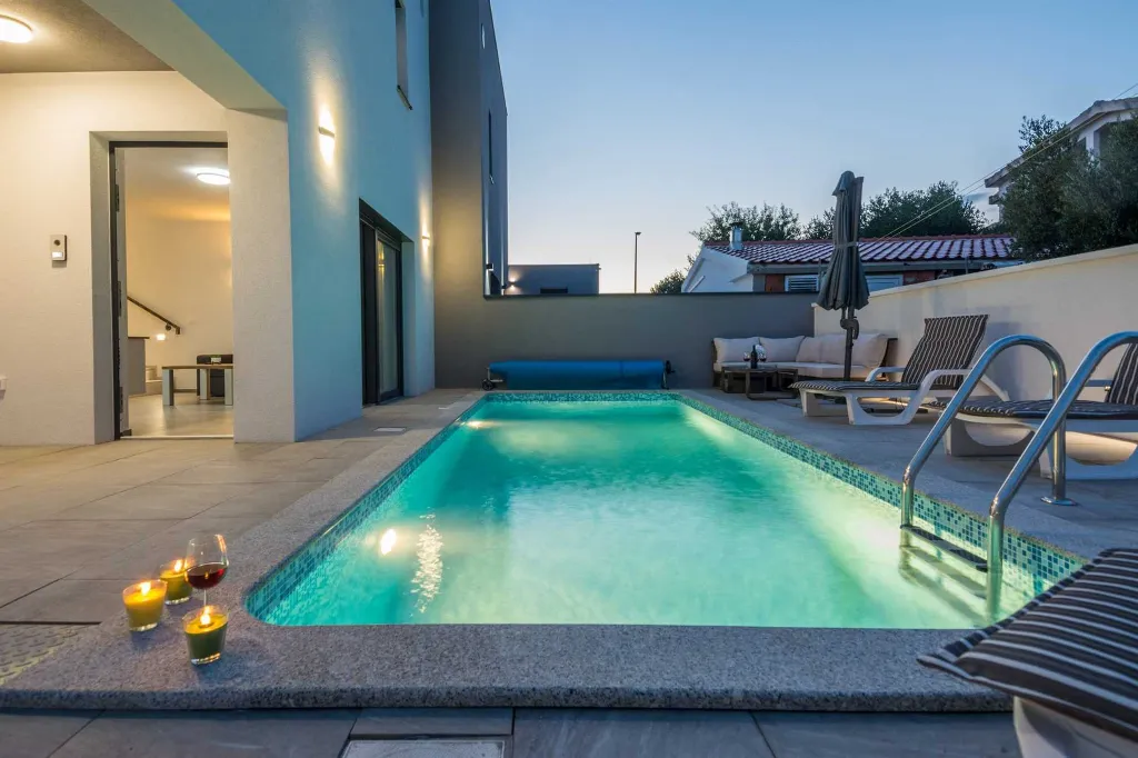 Two-Bedroom Apartment in Vir for 4-6 Guests