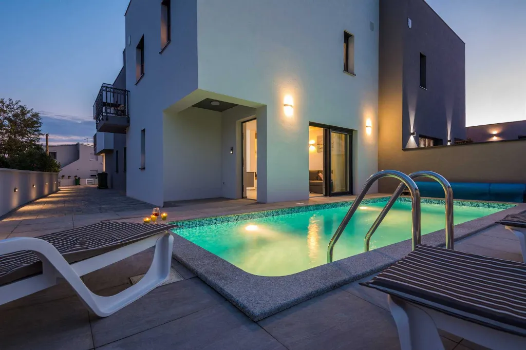 Two-Bedroom Apartment in Vir for 4-6 Guests