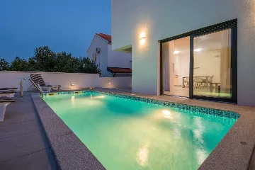 Two-Bedroom Apartment in Vir for 4-6 Guests