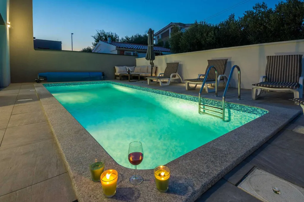Two-Bedroom Apartment in Vir for 4-6 Guests