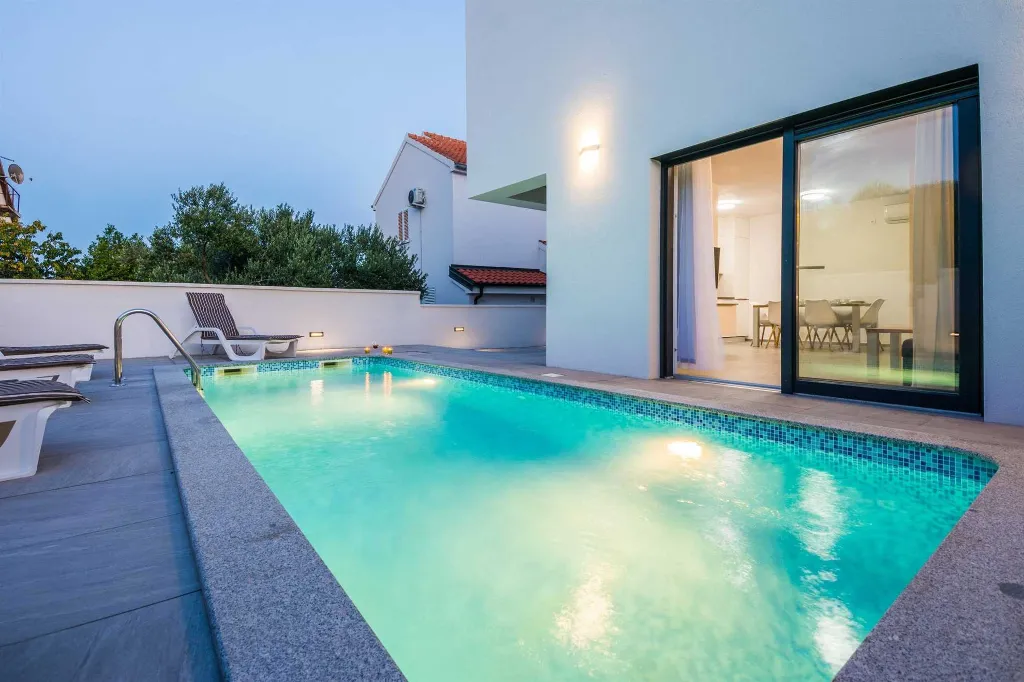 Two-Bedroom Apartment in Vir for 4-6 Guests