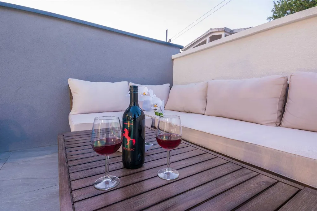 Two-Bedroom Apartment in Vir for 4-6 Guests