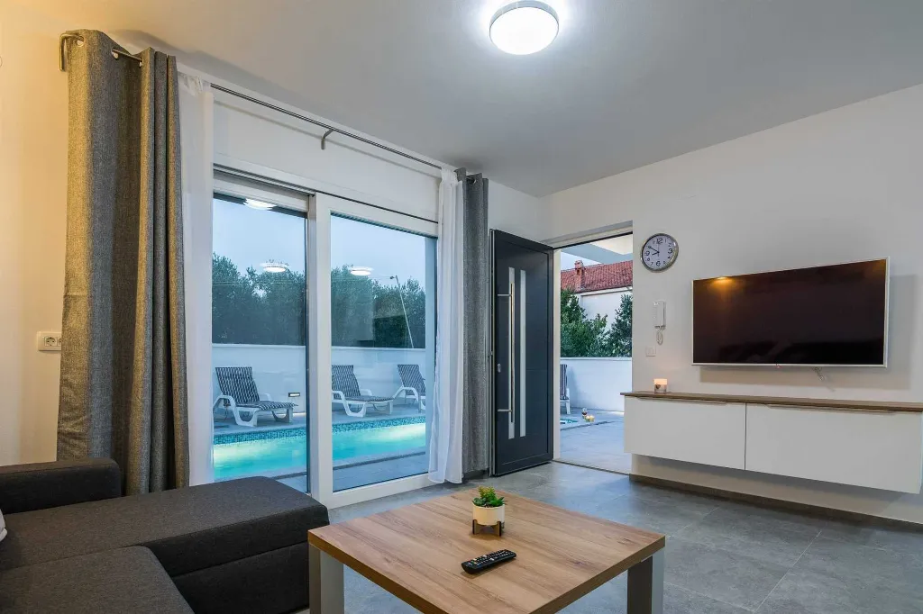 Two-Bedroom Apartment in Vir for 4-6 Guests