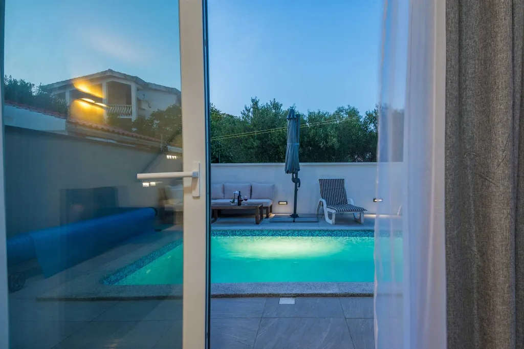 Two-Bedroom Apartment in Vir for 4-6 Guests