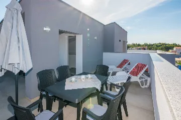 Two-Bedroom Apartment in Vir for 4-6 Guests