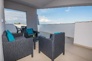 Two-Bedroom Apartment in Vir for 4-6 Guests