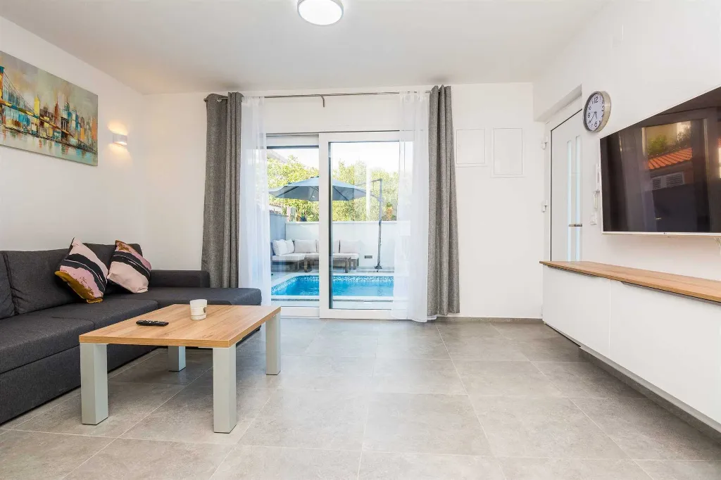 Two-Bedroom Apartment in Vir for 4-6 Guests