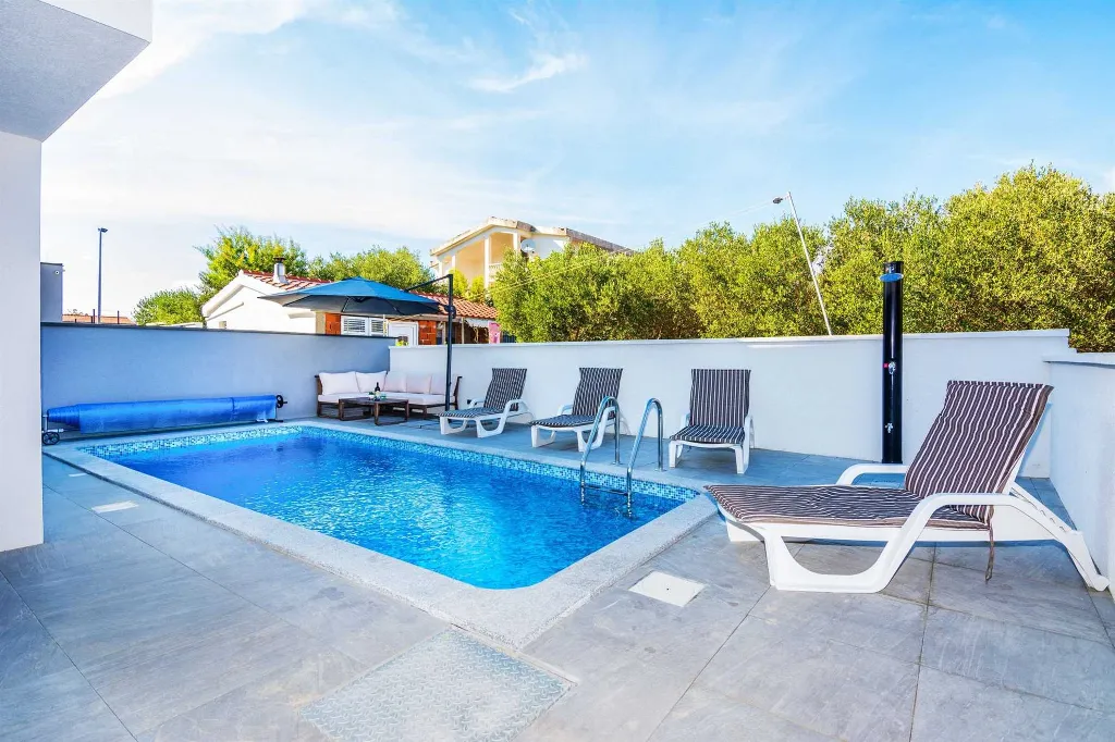 Two-Bedroom Apartment in Vir for 4-6 Guests