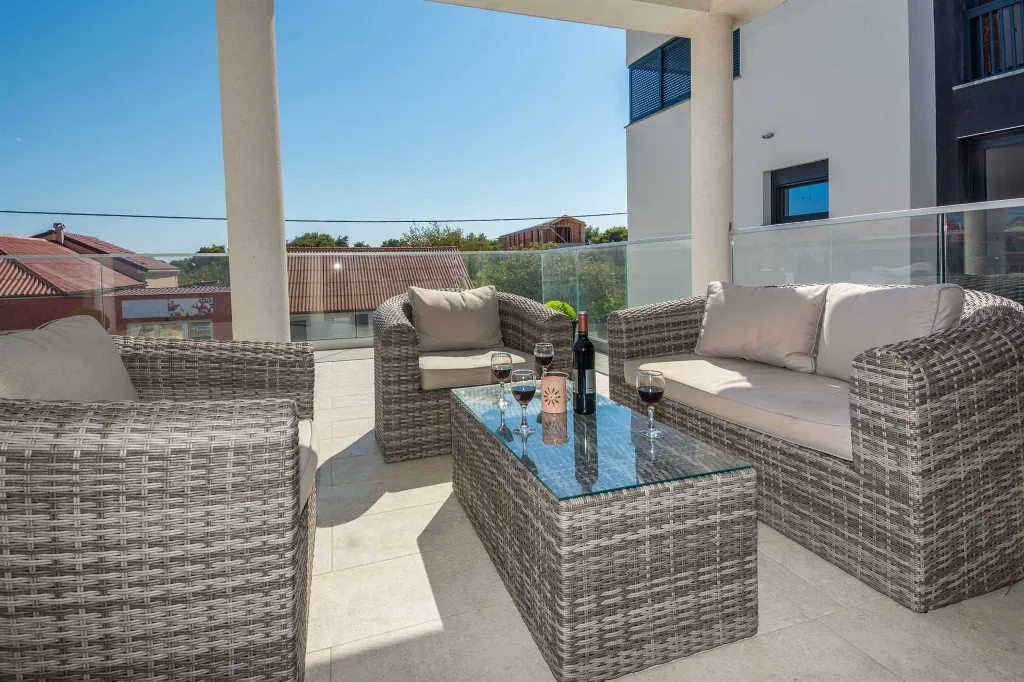 2-Bedroom Apartment in Vir for Up to 5 Guests
