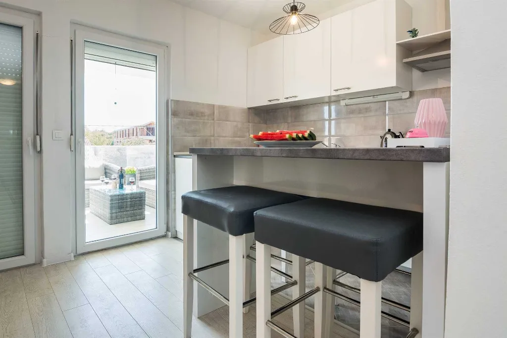 2-Bedroom Apartment in Vir for Up to 5 Guests