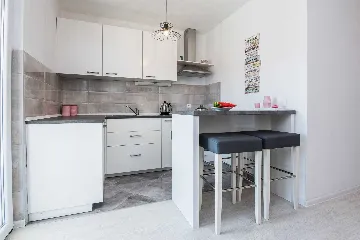 2-Bedroom Apartment in Vir for Up to 5 Guests