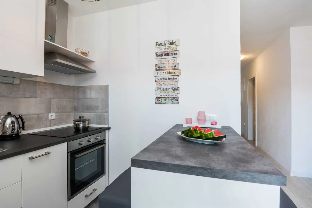 2-Bedroom Apartment in Vir for Up to 5 Guests