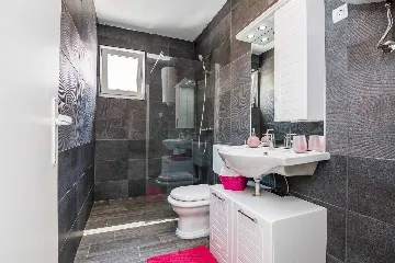 2-Bedroom Apartment in Vir for Up to 5 Guests