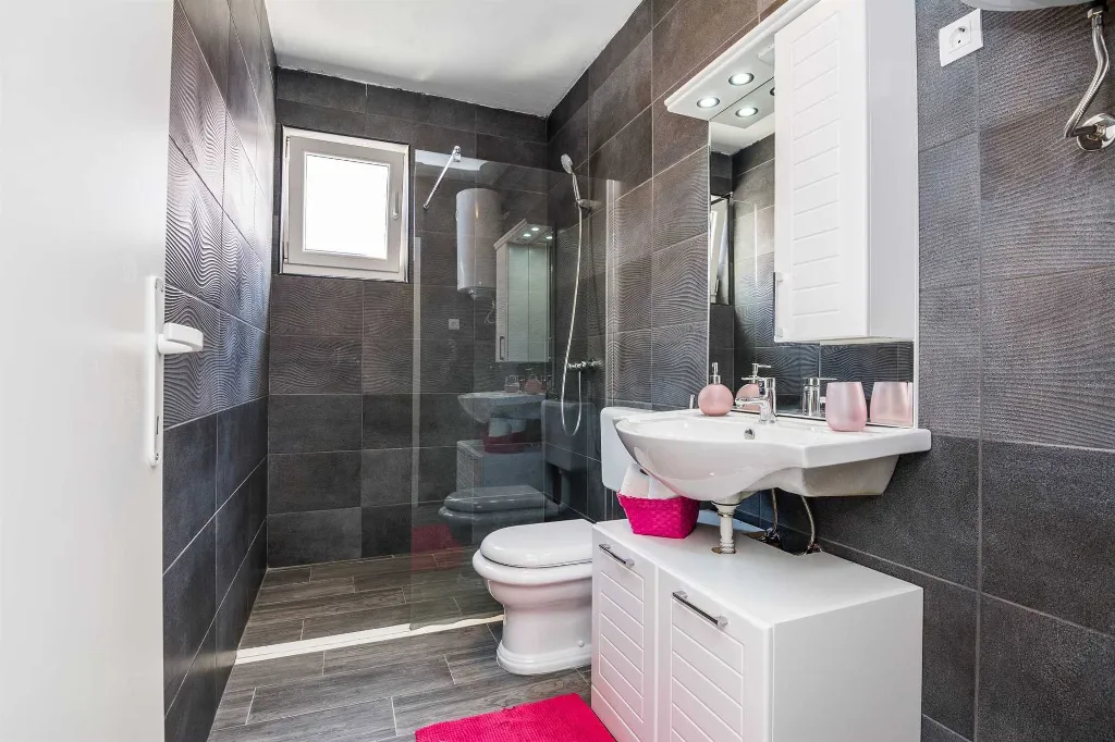 2-Bedroom Apartment in Vir for Up to 5 Guests