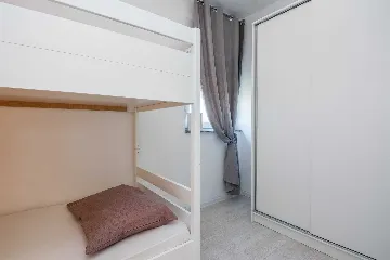 2-Bedroom Apartment in Vir for Up to 5 Guests