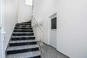 2-Bedroom Apartment in Vir for up to 6