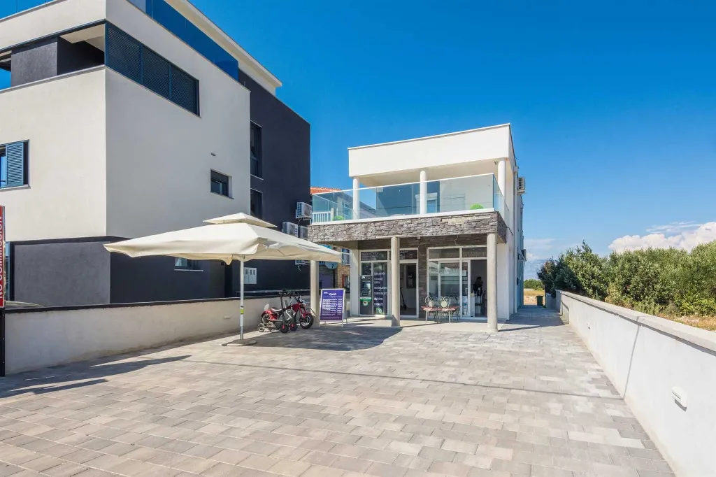 2-Bedroom Apartment in Vir for up to 6