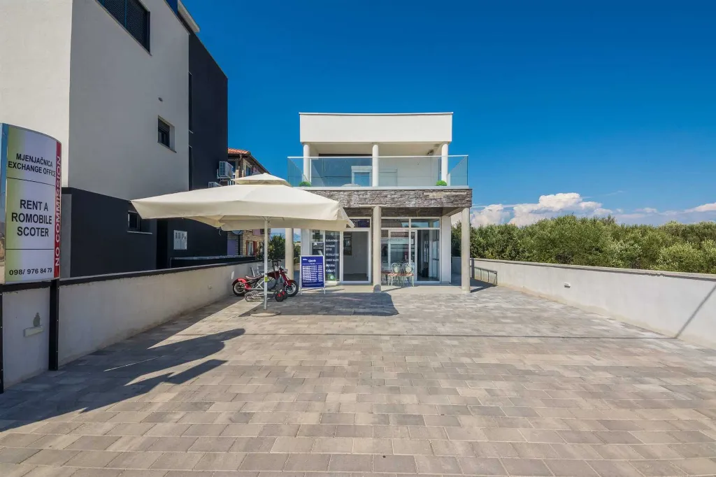 2-Bedroom Apartment in Vir for up to 6