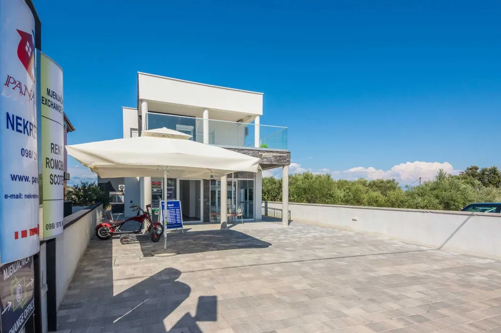 2-Bedroom Apartment in Vir for up to 6