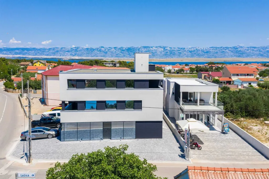 2-Bedroom Apartment in Vir for up to 6