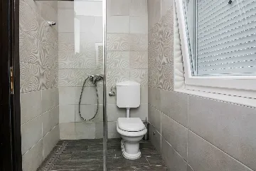 2-Bedroom Apartment in Vir for up to 6