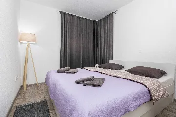 2-Bedroom Apartment in Vir for up to 6