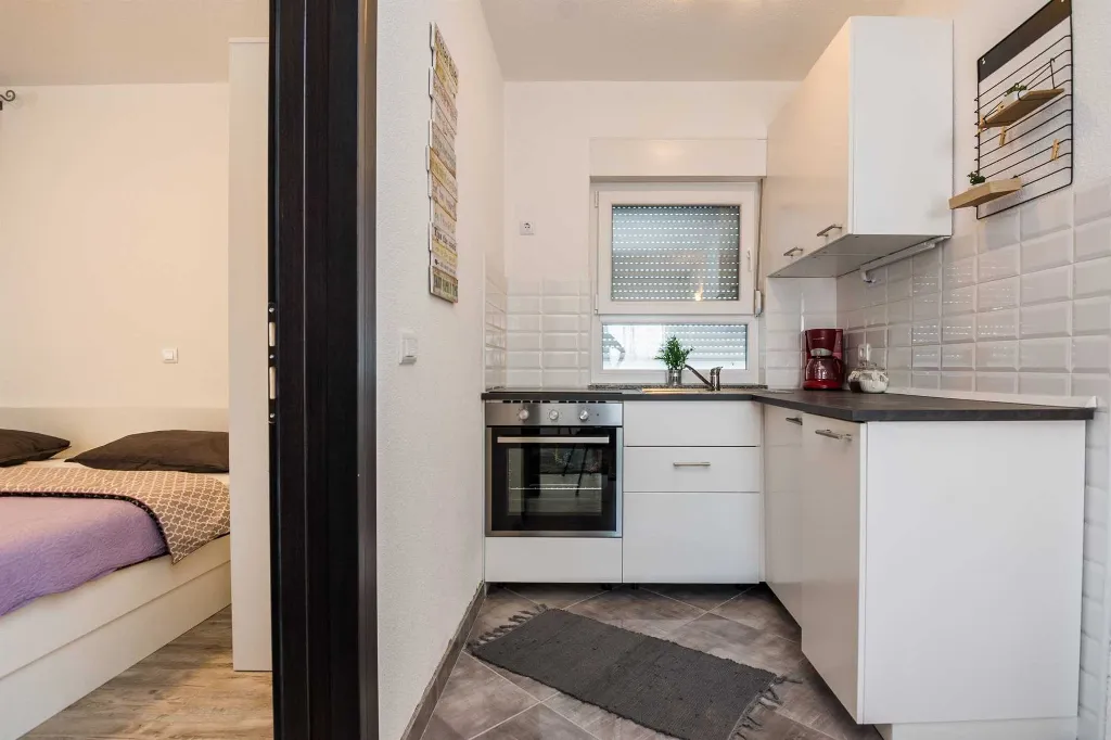 2-Bedroom Apartment in Vir for up to 6