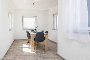 2-Bedroom Apartment in Vir for up to 6