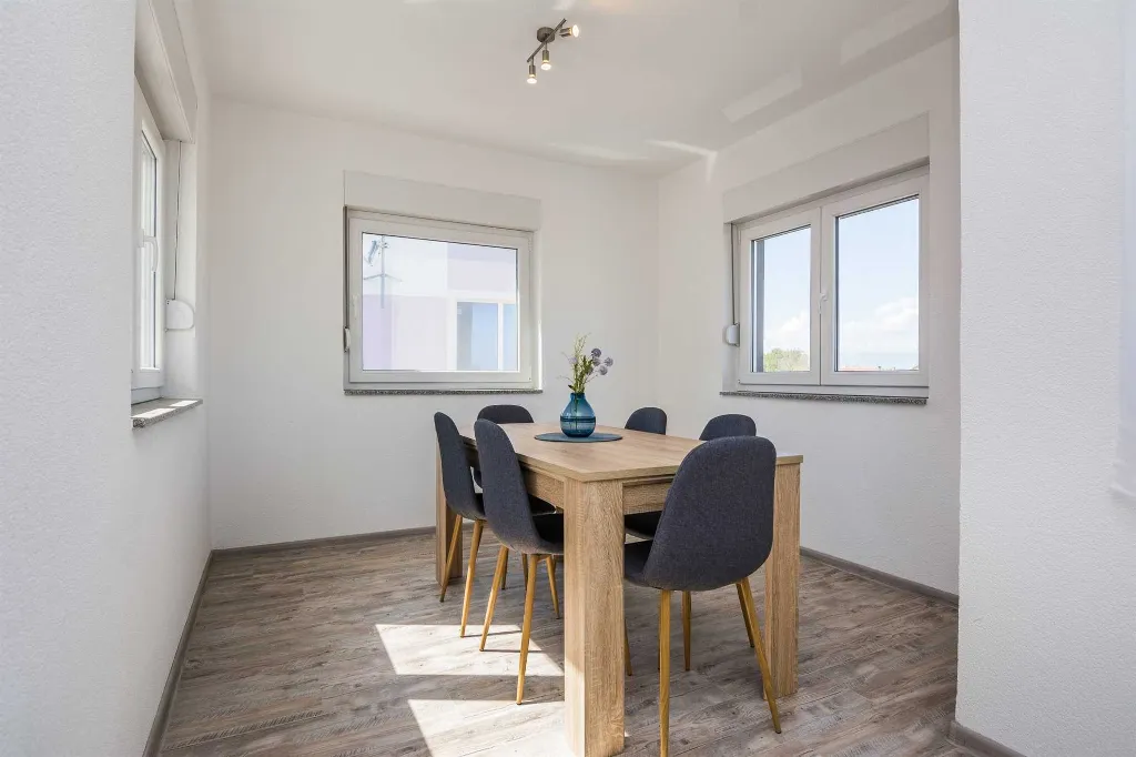 2-Bedroom Apartment in Vir for up to 6