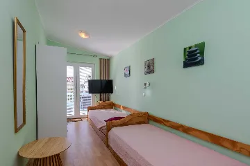 1-Bedroom Apartment in Vir for 2 Guests