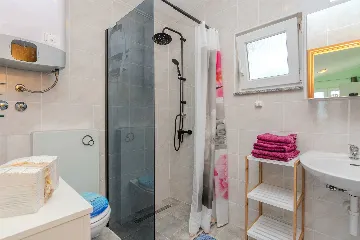 1-Bedroom Apartment in Vir for 2 Guests