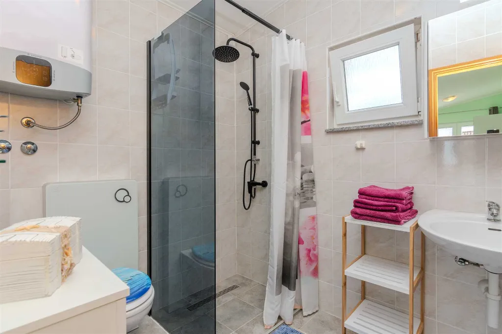 1-Bedroom Apartment in Vir for 2 Guests