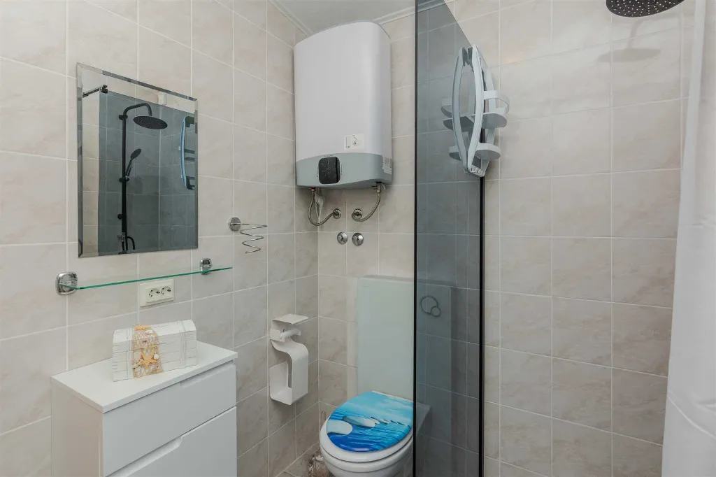 1-Bedroom Apartment in Vir for 2 Guests