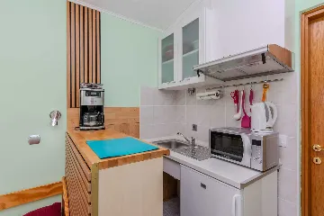 1-Bedroom Apartment in Vir for 2 Guests