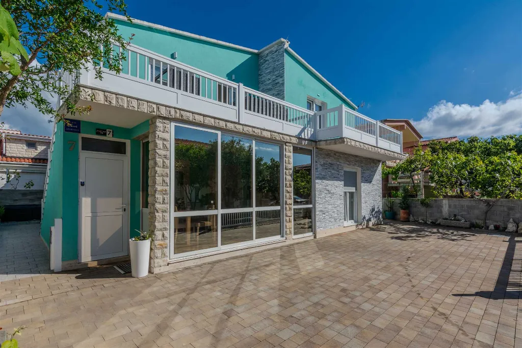 1-Bedroom Apartment in Vir for 2 Guests