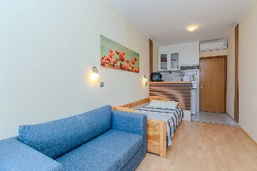 Studio Apartment for 2 in Vir, 250m to Beach