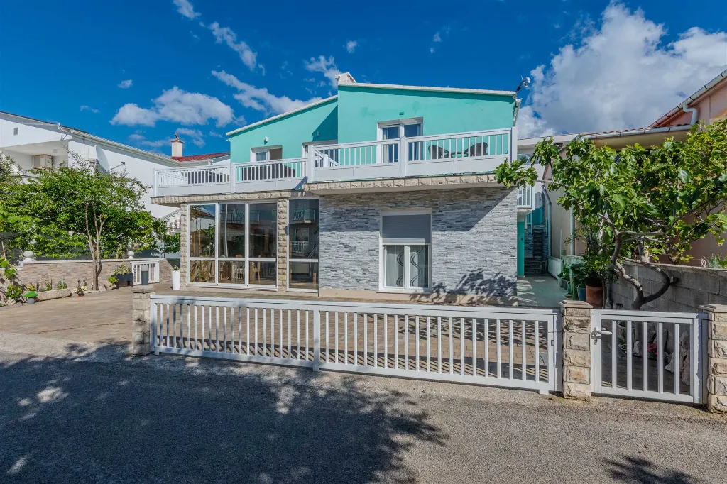 Studio Apartment for 2 in Vir, 250m to Beach