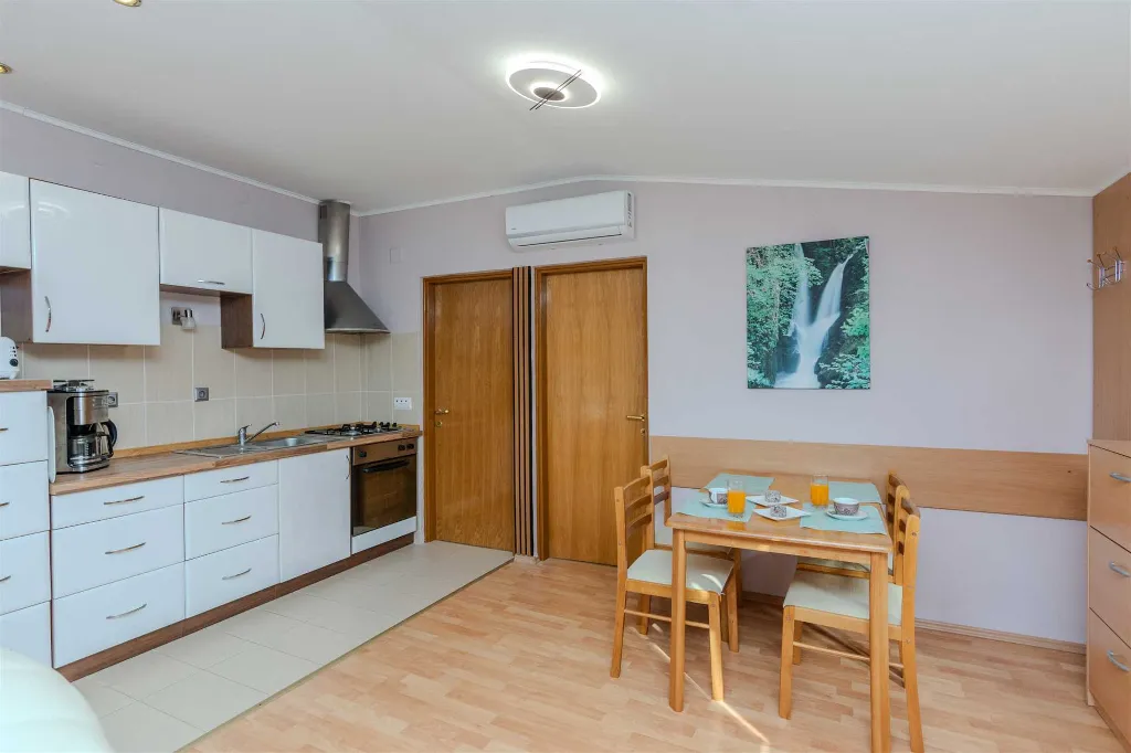 Apartment in Vir near Pebble Beach with Balcony
