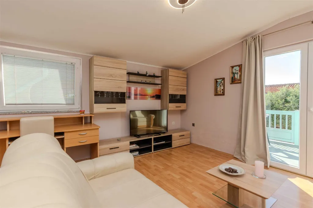 Apartment in Vir near Pebble Beach with Balcony