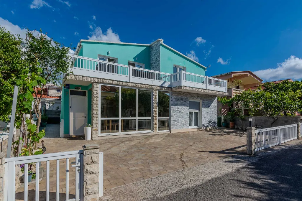 Apartment in Vir near Pebble Beach with Balcony