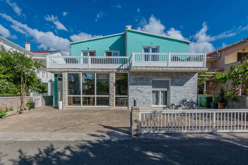 Apartment in Vir near Pebble Beach with Balcony