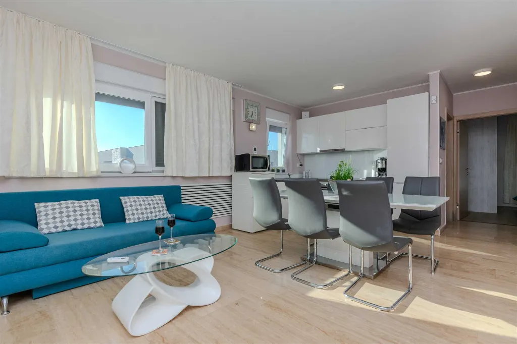 4-Star Apartment in Vir for 4–6 Guests