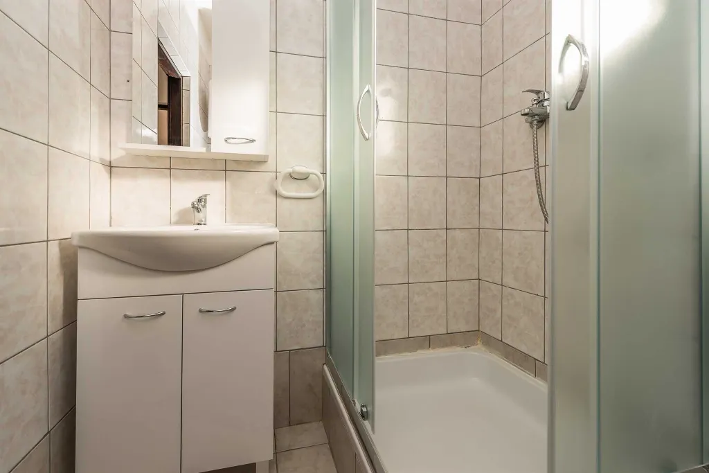 2-Bedroom Apartment in Vir for Up to 4