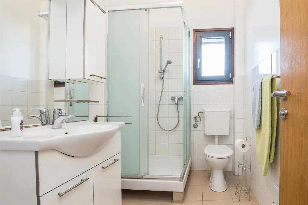 Vir Apartment for 4-5 Guests with Sea View