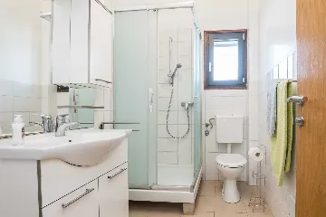 Vir Apartment for 4-5 Guests with Sea View