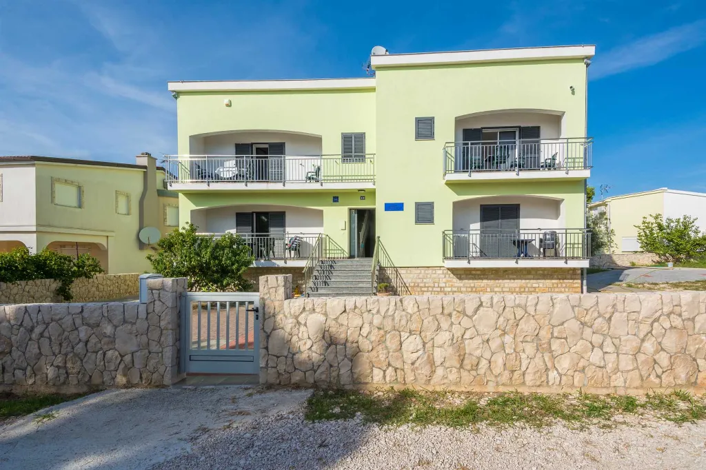 Apartment with Sea View for 2-3 Guests in Vir