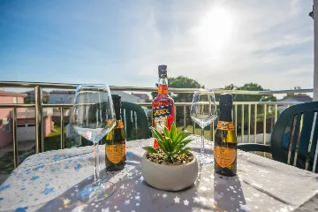 Apartment with Sea View for 2-3 Guests in Vir