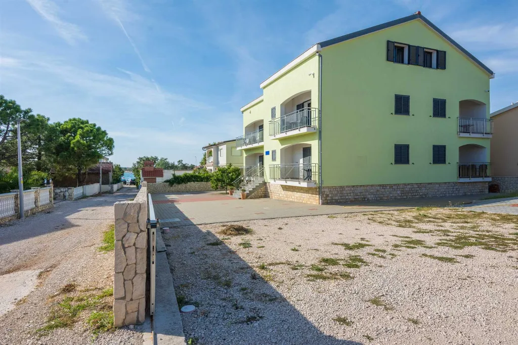 Apartment with Sea View for 2-3 Guests in Vir