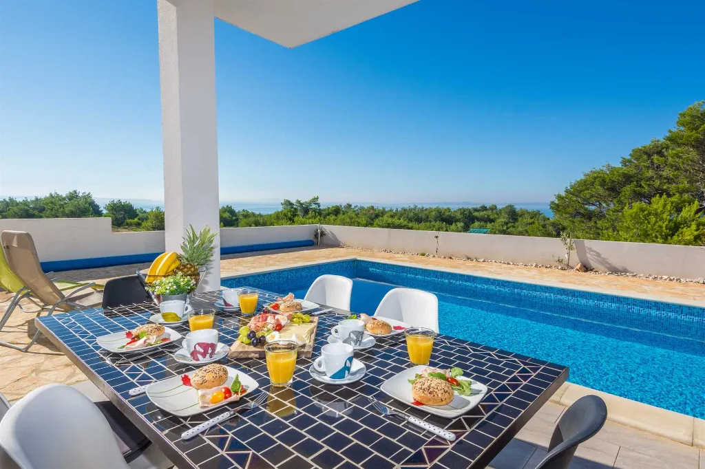 Villa with Sea View and Pool in Vir